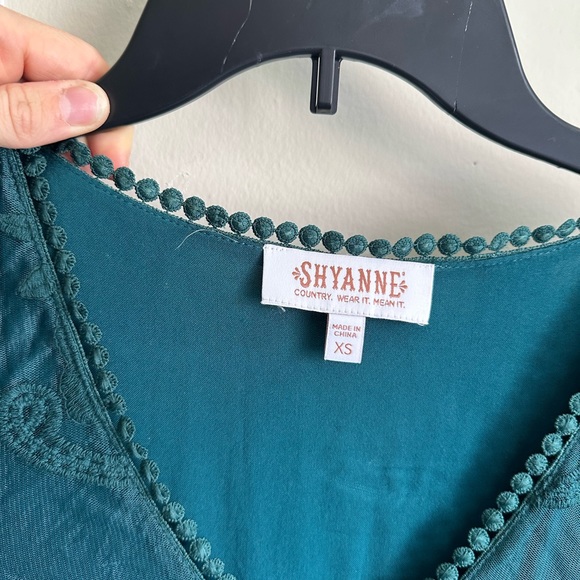 Shyanne dress - Picture 3 of 4